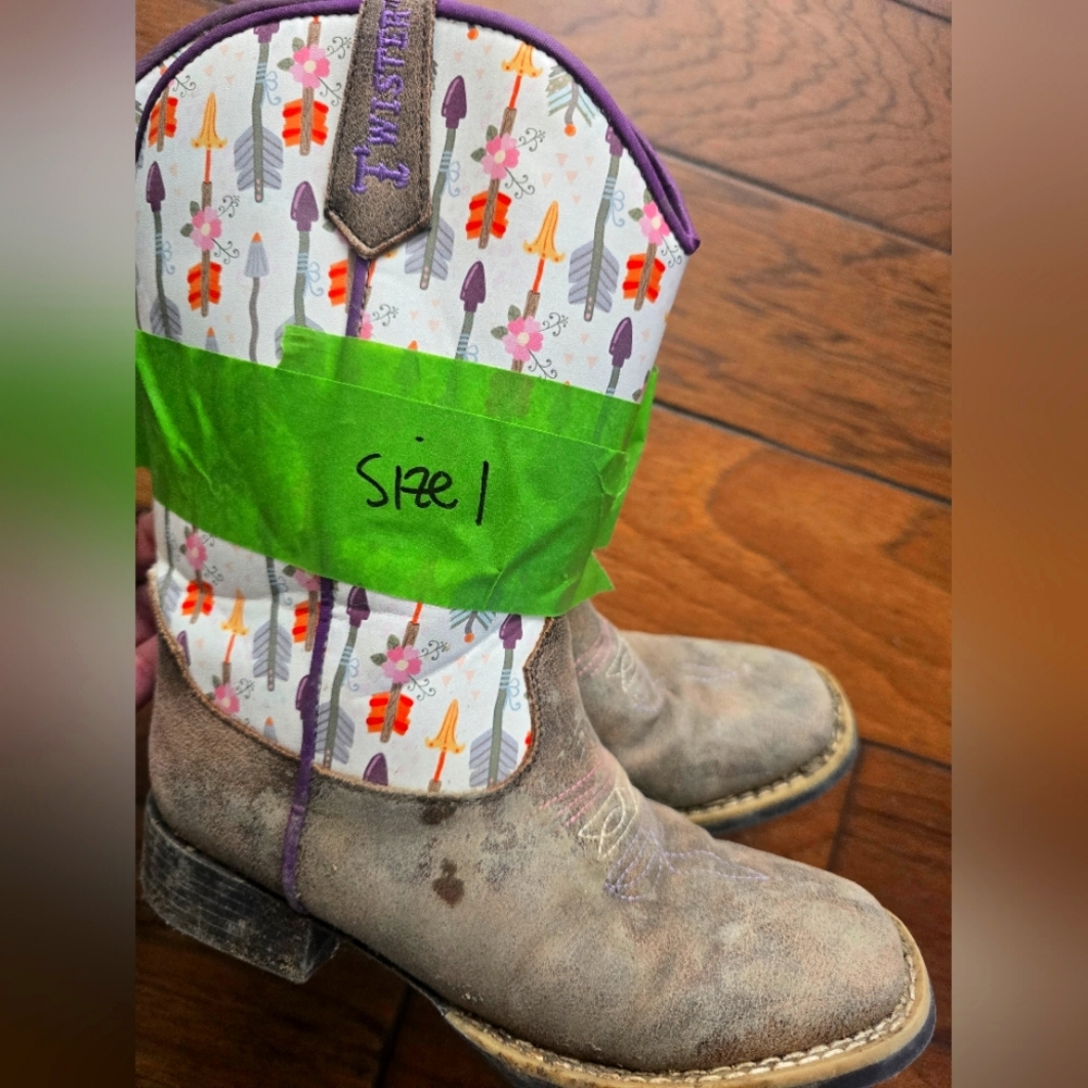 Girl's boots